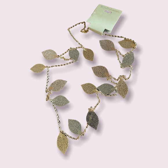 NWT mixed metal long necklace with leaves - Picture 5 of 7